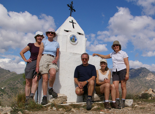 The Dales Trails team on the summit of La Cruz de Pinto/photo by Arnold Underwood, Oct 25th 2007 